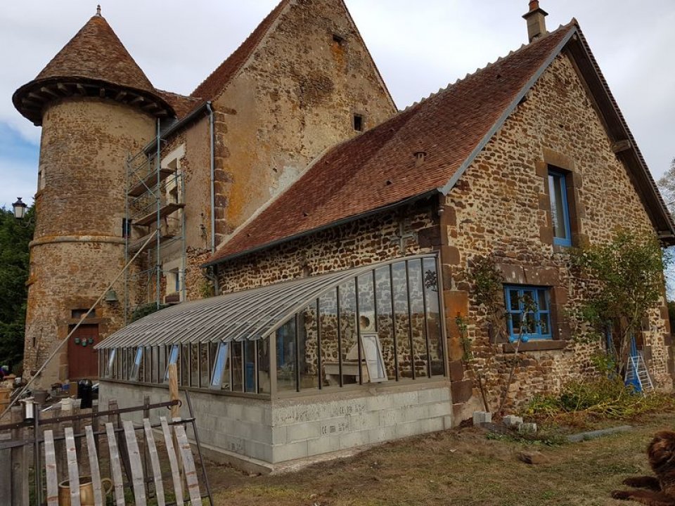 Pose d'une serre à l'ancienne à Sury es Bois (18)