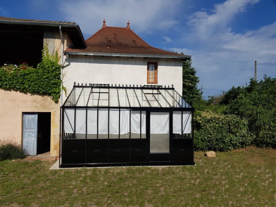 Installation d'une serre monopente avec soubassement - Pouilly sous Charlieu (42 - Loire) vue 1