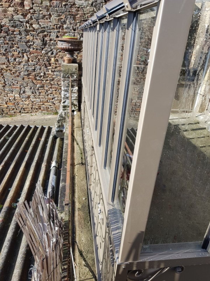 Installation d'une serre à l'ancienne adossé sur un balcon - Fougères (35 - Ille et Vilaine) vue 3