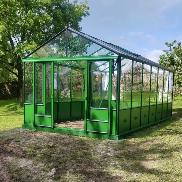 Serre de jardin victorienne autonome soubassement - Structure aluminium - Euro Maxi Retro Victorian (Vue 3)