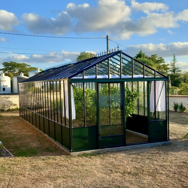 Serre de jardin victorienne autonome soubassement - Structure aluminium - Euro Maxi Retro Victorian (Vue 1)
