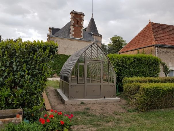 Serre à l'ancienne style fer forgé avec soubassement - Structure aluminium - Eugénie Soubassement (Vue 3)