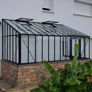 Vente-Unique - Serre de Jardin adossée en polycarbonate de 3,7 m² avec  embase - Vert - CALICE II - Serres en verre - Rue du Commerce