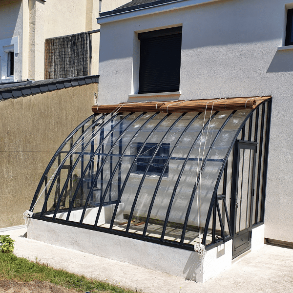 Serre à l'ancienne adossée sur muret - structure aluminium - Margot Sur Muret (Vue 0)