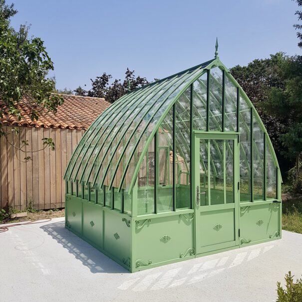 Serre à l'ancienne style fer forgé avec soubassement - Verre / Aluminium - Eugénie Soubassement (Vue 0)