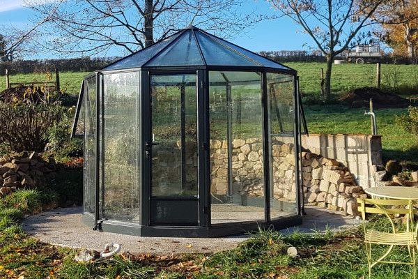 Installation d'une serre d'ornement/kiosque - LA COMELLE (71 – Saône et Loire) vue 1