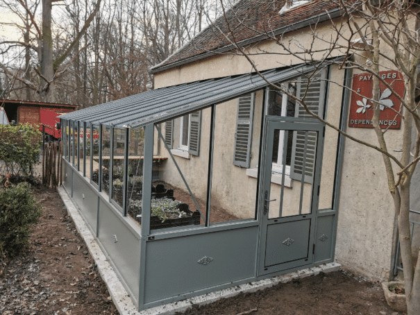 Serre à l'ancienne adossée - Structure aluminium - Hortense Soubassement (Vue 0)