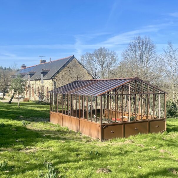 Serre en verre d'antan soubassement double pente - Structure aluminium - Joséphine Soubassement (Vue 3)