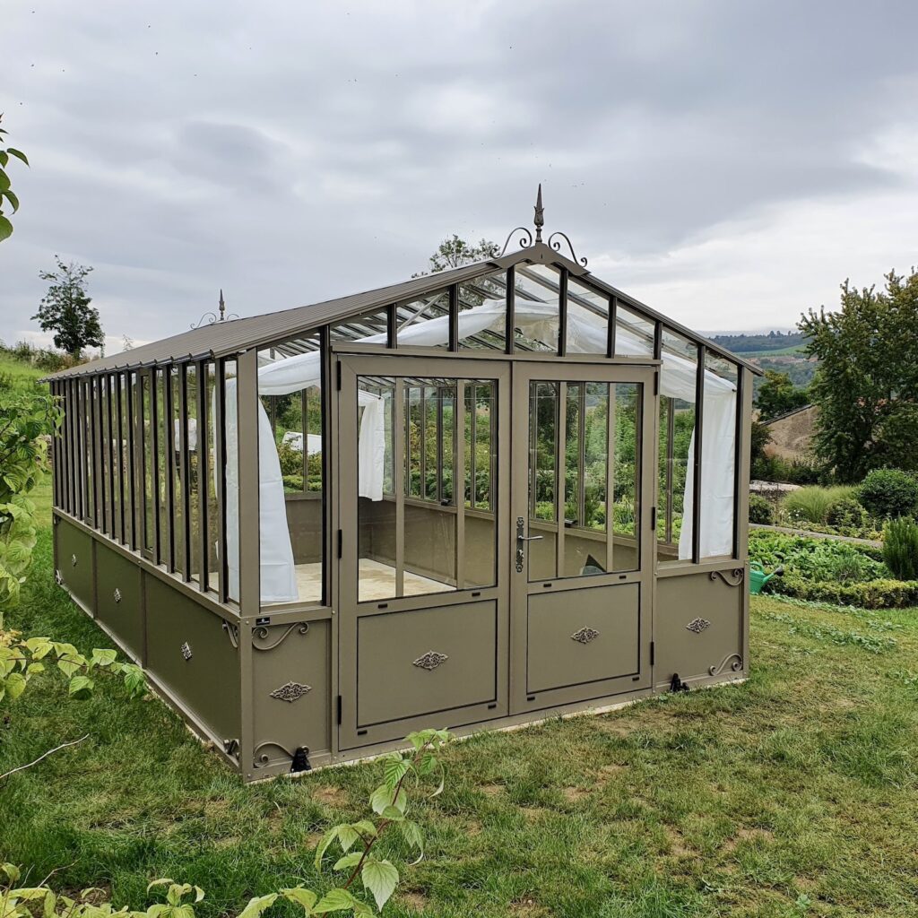 Serre en verre d'antan soubassement double pente - Structure aluminium - Joséphine Soubassement (Vue 0)