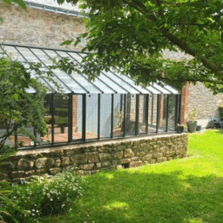 Serre de jardin à l'ancienne adossée sur muret - Structure aluminium - Hortense sur Muret (Vue 0)
