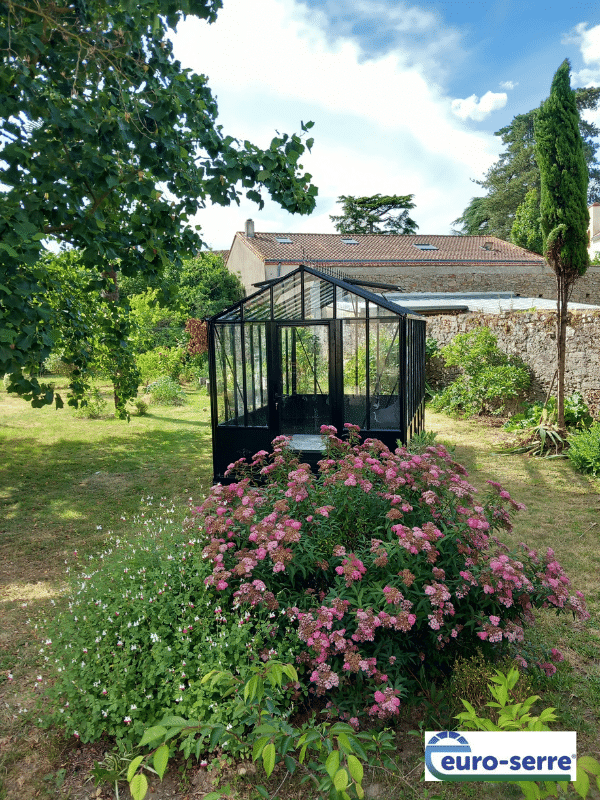 Réalisation d'une serre Victorienne avec soubassement - Clisson (44 - Loire Atlantique) Vue 2