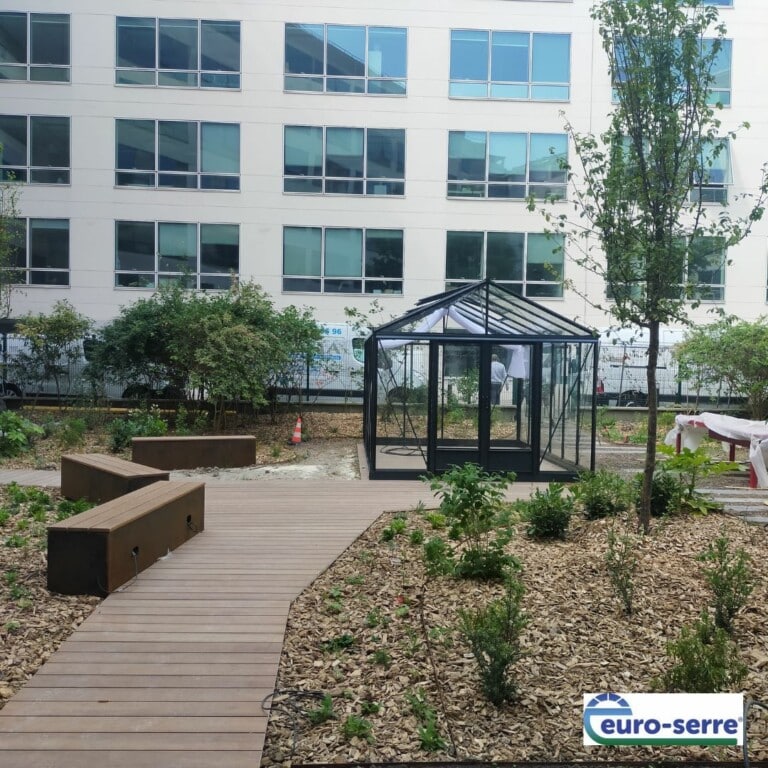 Conception d'une serre gothique autonome - Issy-Les-Moulineaux (92 - Île-de-France) Vue à la Une