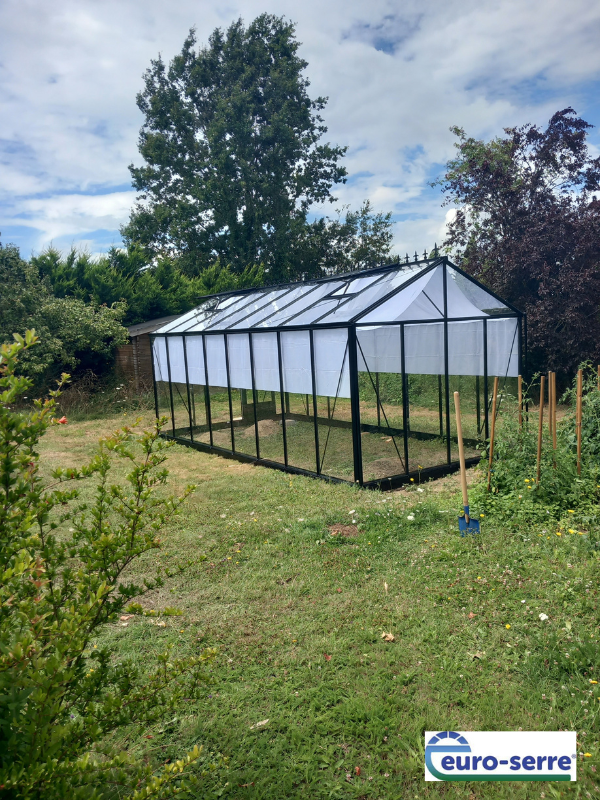 Conception et réalisation d'une serre gothique autonome - Structure aluminium - Marigne (49-Maine-et-Loire) Vue 4