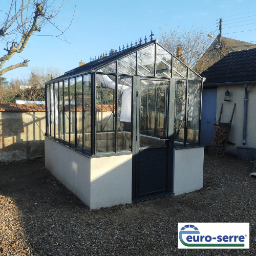 Conception d'une serre Euro Gothique - Verrière anglaise double pente sur muret - Structure aluminium - (41- Loir-et-Cher) - à la Une