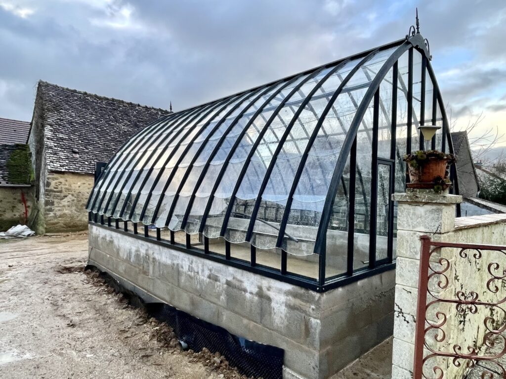 Serre à l'ancienne Eugénie sur Muret en verre installée à Chassillé (72) - Vue 3