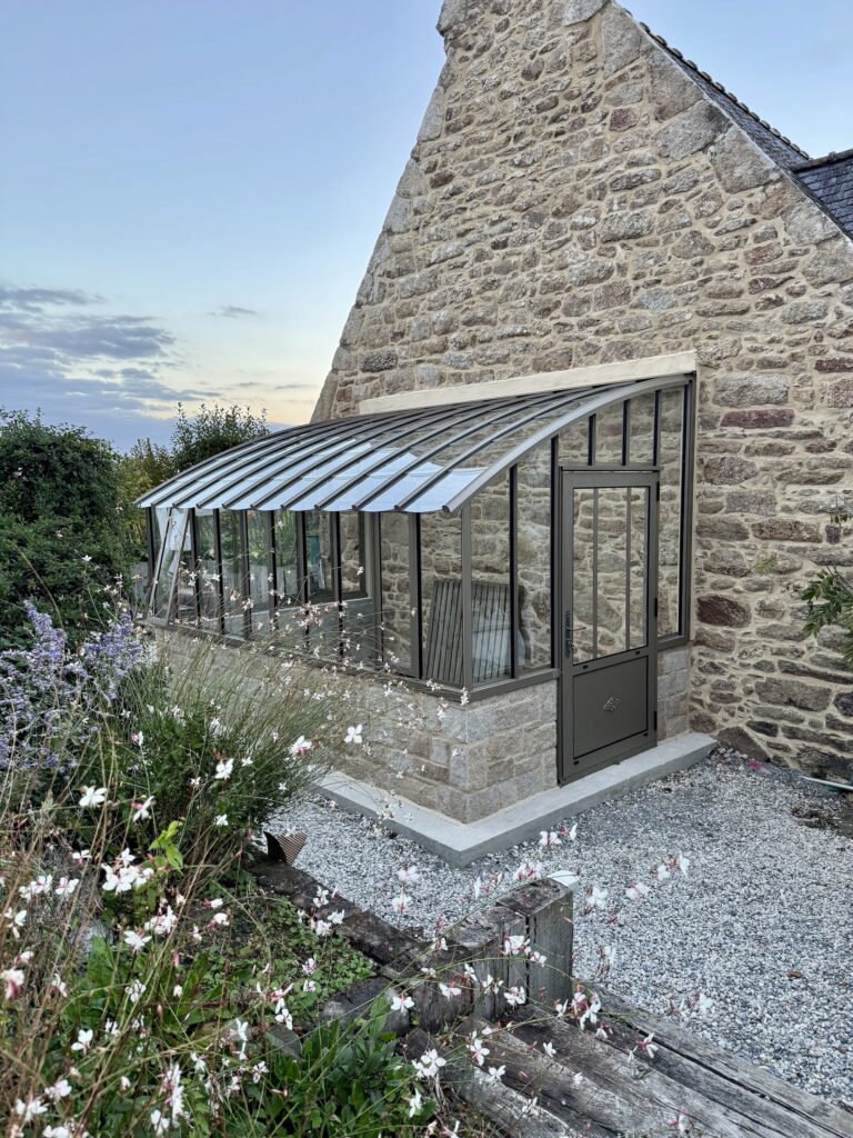 Serre Éléonore sur muret Gris Sablé - Landaul (56)