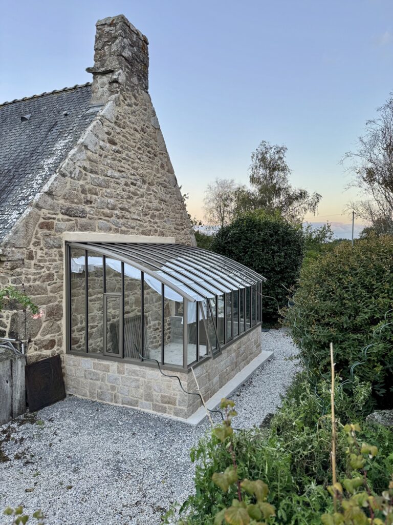 Serre Éléonore sur muret Gris Sablé - Landaul (56)