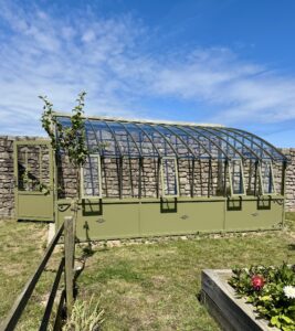 Serre à l'ancienne adossée Éléonore - Vert Jonc - Gatteville Le Phare dans la Manche (50)